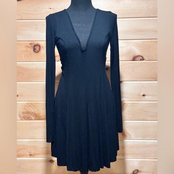 Forever 21 Black V Neck Long Sleeve Sheath Dress Medium - Picture 1 of 5